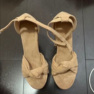 Chic Tan Women's Wedges with Bow Detail